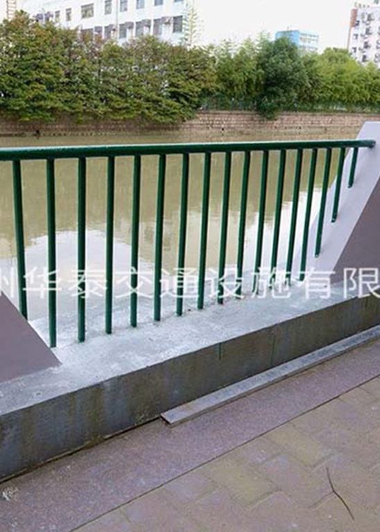 河岸護欄